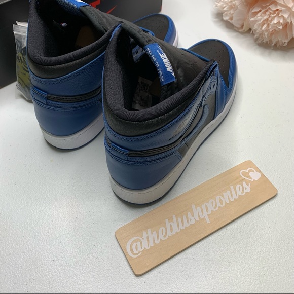 Jordan 1 Retro OG - Picture 11 of 12